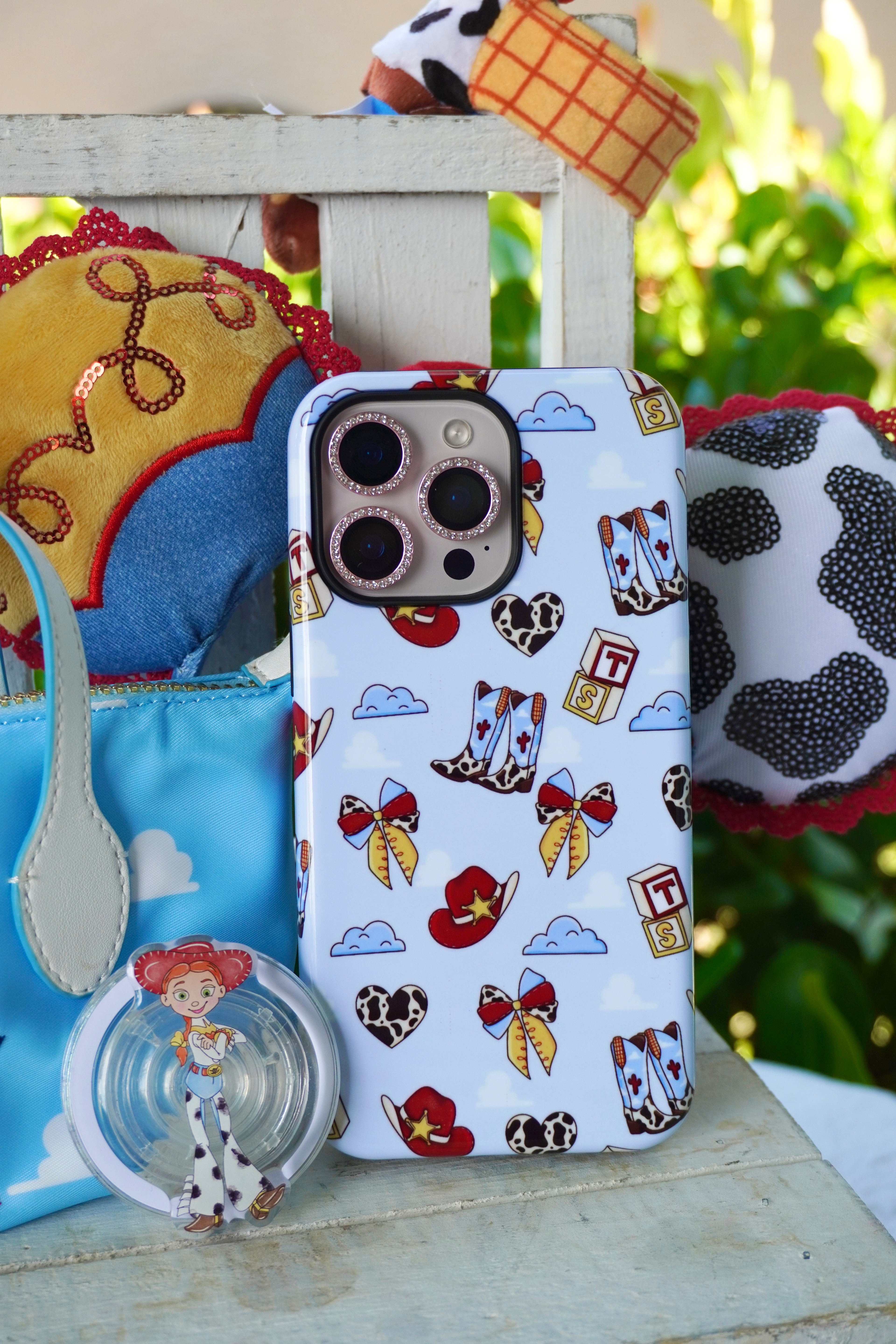 WESTERN TOYS AND BOWS